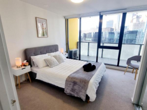 City Retreat with Amazing Views and free Parking